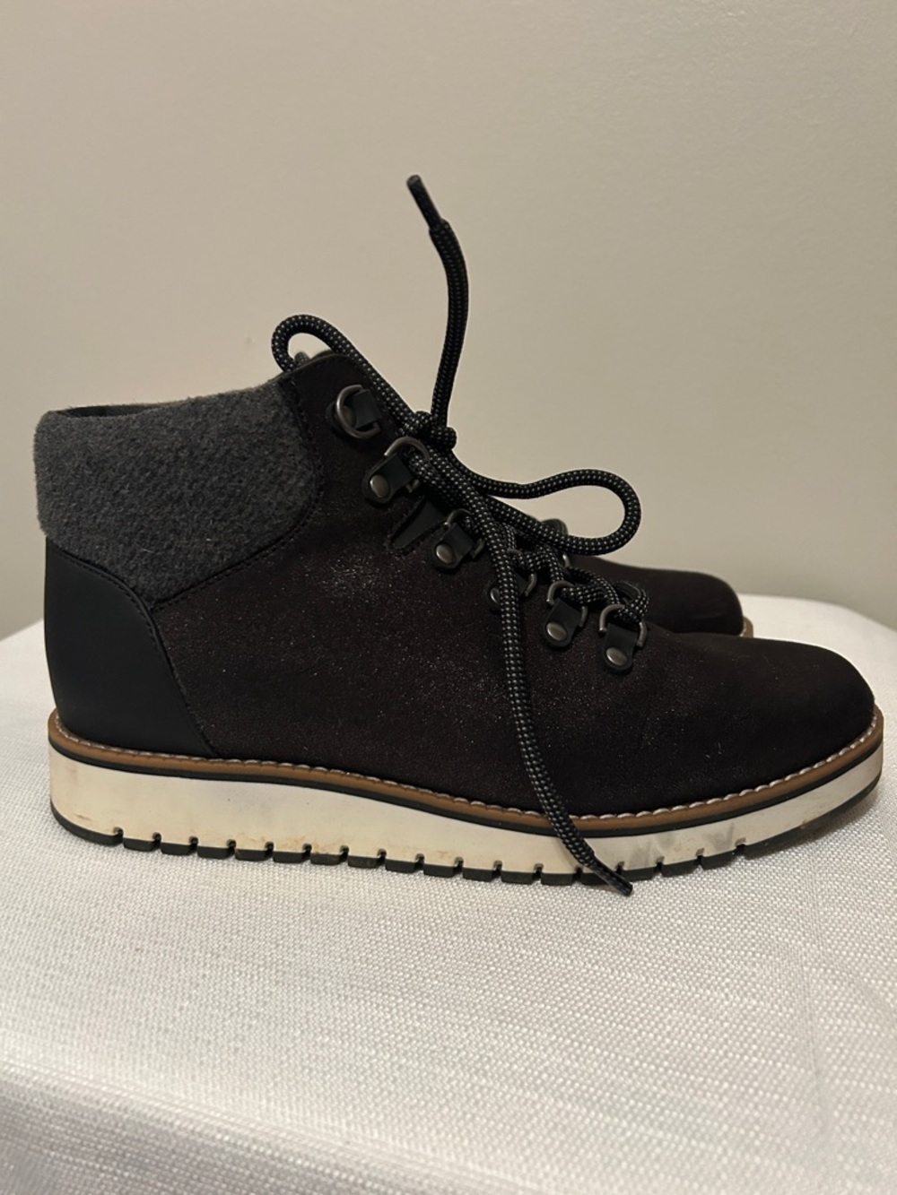 Sonoma Black Ankle Boot with Gray Collar and White Lug Sole - Picture 4 of 9